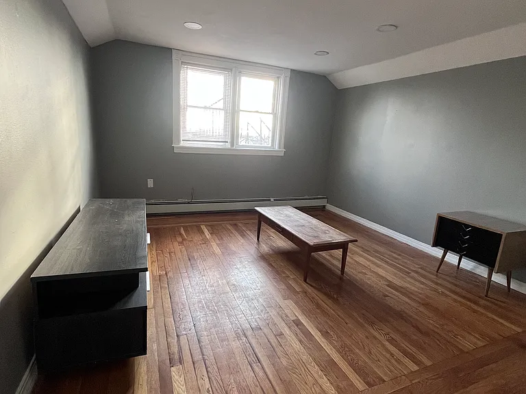 712 Main St #3 — Photo 2