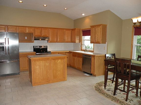 2nd image of 2424 N Hazelwood Ct