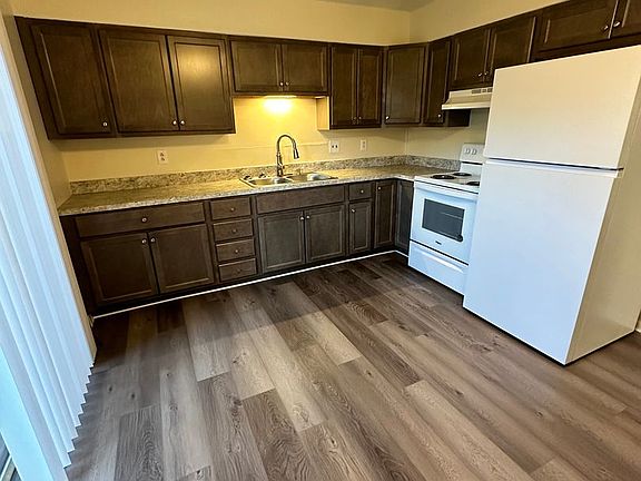 2nd image of 120 Linden Dr APT 1A