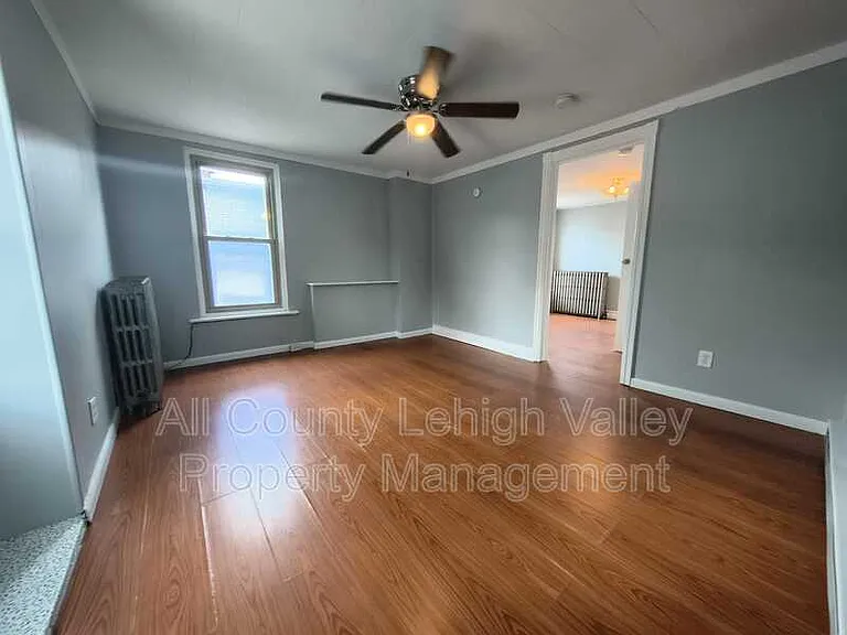 127 N 12th St — Photo 11