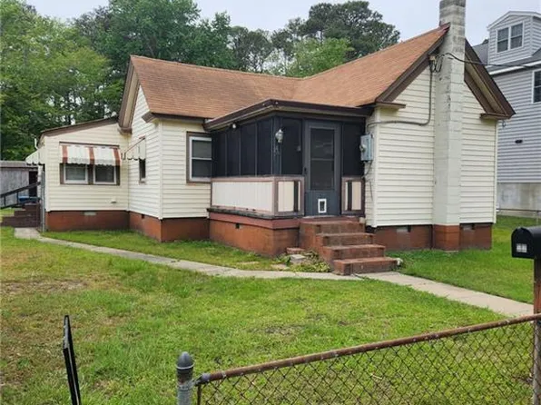 46 Langley St, Poquoson, VA 23662