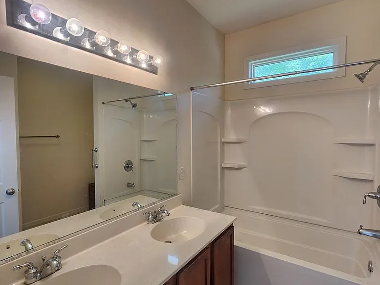 112 Woodcreek Cir — Photo 10