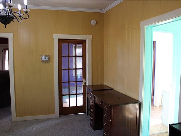 4th image of 303 N Labette St