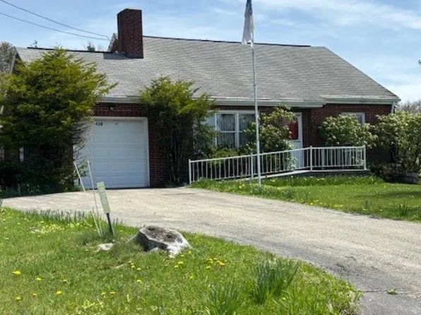 438 Fayette Springs Rd, Chalk Hill, PA 15421