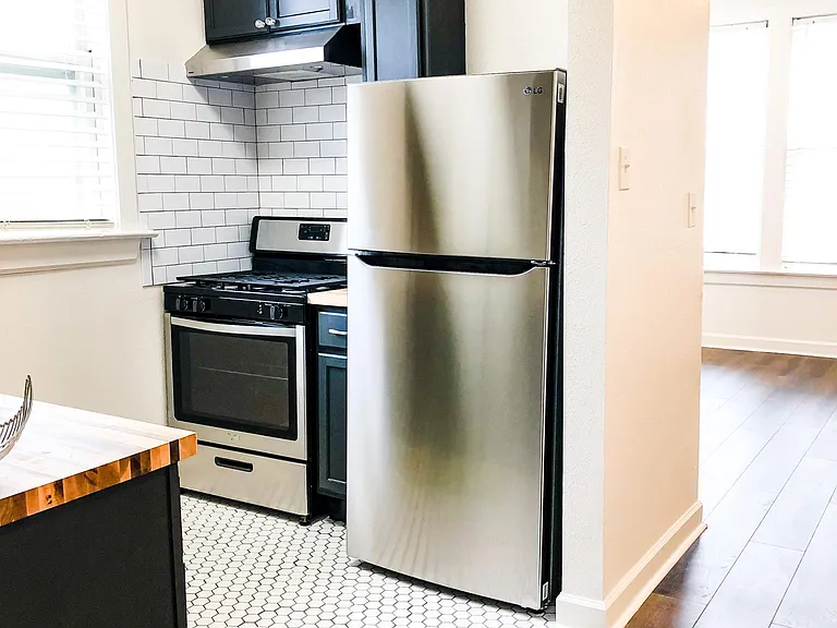 512 E Dewey Pl #5 — Photo 5