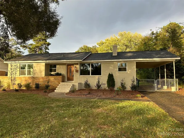 1515 Emerywood Dr, Charlotte, NC 28210