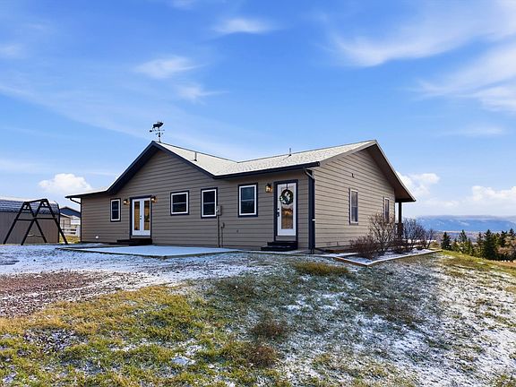 2nd image of 33602 Meadow Rd