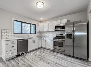 2640 Wedgewood Rd, Des Moines, IA 50317