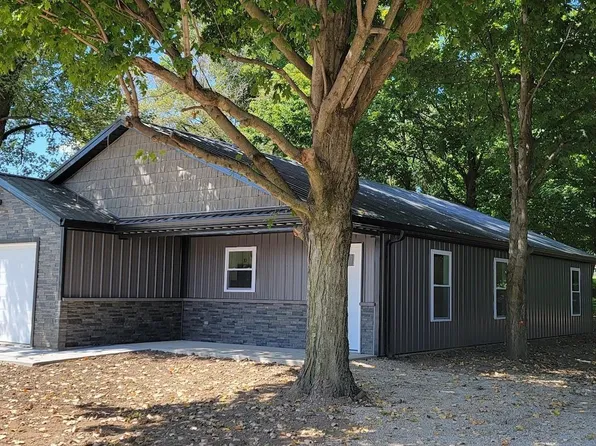 1214 E Van Trees St, Washington, IN 47501