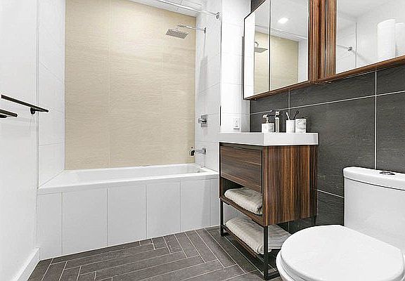 5th image of 25 E 19th St #2D