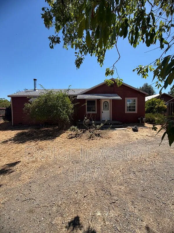 3 bed, 1.0 bath, 1100 sqft, $1,950 — Photo 1