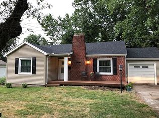 1102 Crescent Dr, Sedalia, MO 65301