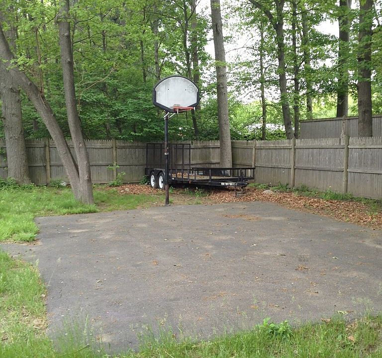 2nd image of 145 Lynn Rd