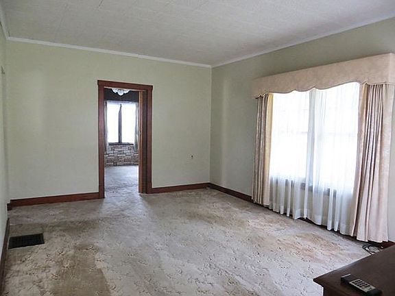3rd image of 107 S Bloomfield Ave