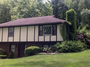 389 Gooseberry Rd, West Springfield, MA 01089