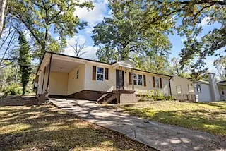 1153 Linwood St — Photo 3