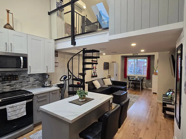 6 Lippincott St — Photo 3