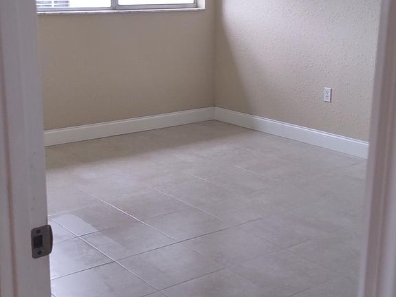 Master Bedroom WIth Bathroom Inside