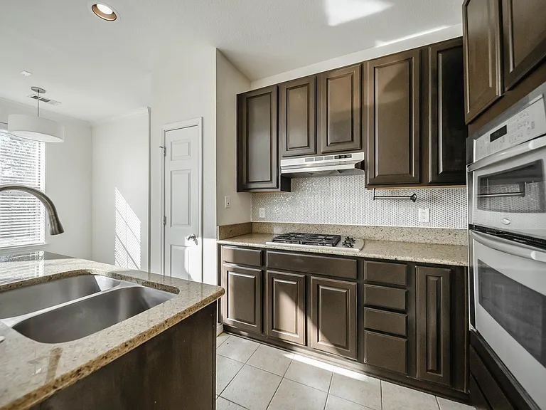 2002 Azure Pointe — Photo 13