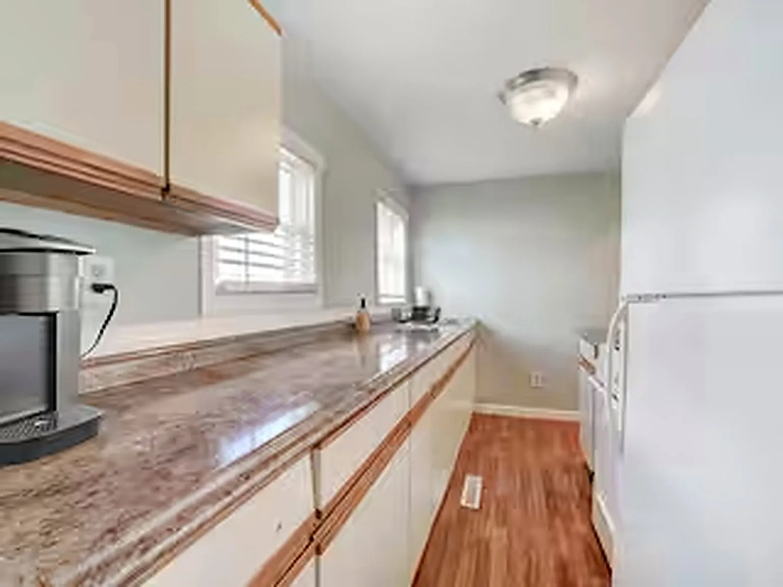 2 bed, 600 sqft, $1,500 — Photo 3