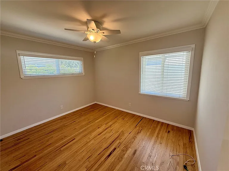 517 Blossom Ln — Photo 13