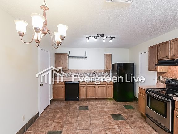 3rd image of 13918 Villa Camino