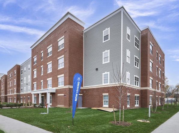 1862 E 101st St #202