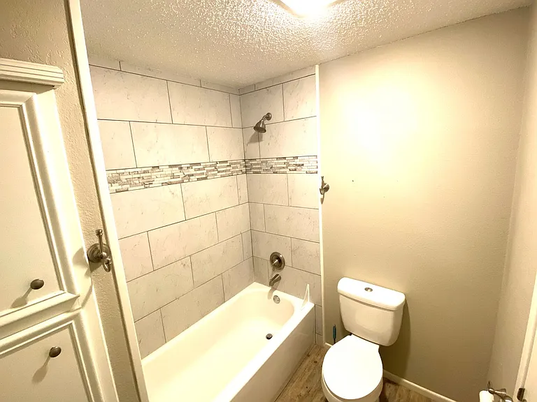 9818 Jordan Ave — Photo 13