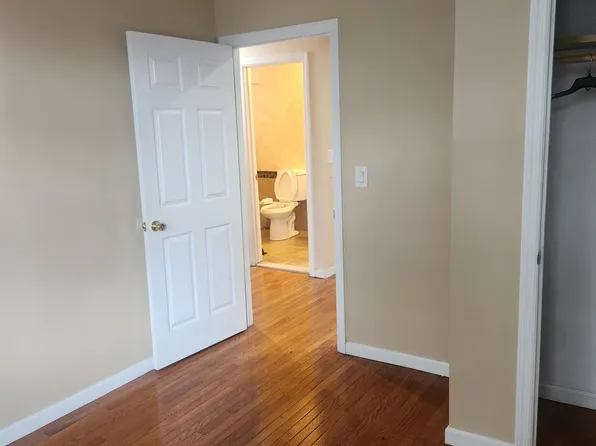 352 Woodlawn Avenue image 12 of 13