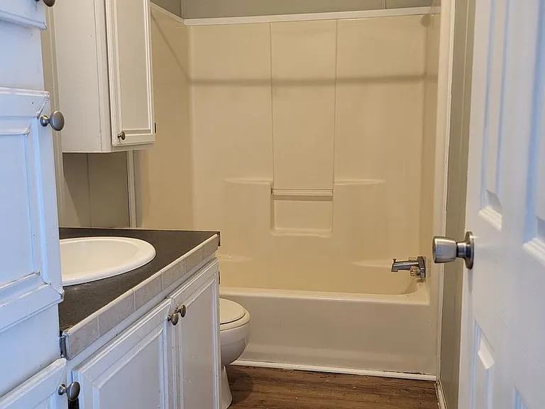 1050 Isenhour Ct — Photo 11
