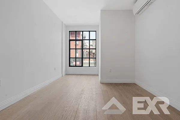 Bedroom, photo 2