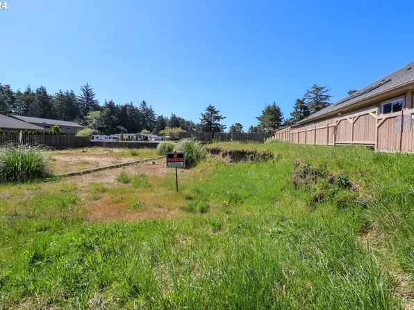 755 Edwards Ave, Coos Bay, OR 97420