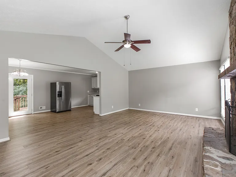 180 Lake Somerset Crst NW — Photo 8