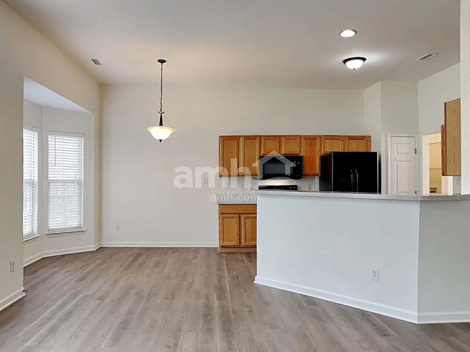 3 bed, 2.5 bath, 1774 sqft, $2,185 — Photo 4