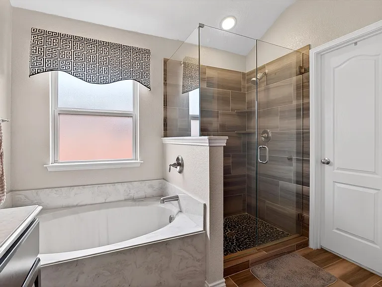 2129 Megan Creek Dr — Photo 10