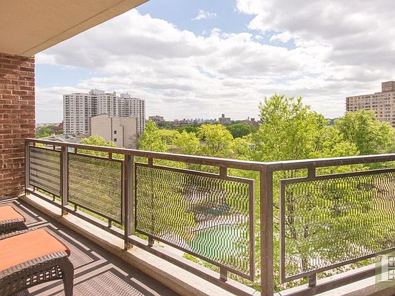 3rd image of 3777 Independence Ave APT 8J