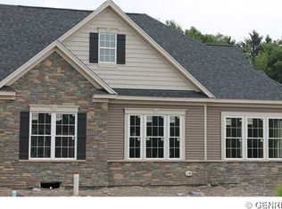 15 Samanthas Way #1-B, Henrietta, NY 14534