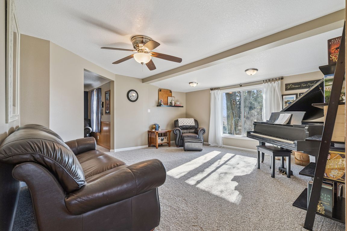 next background image