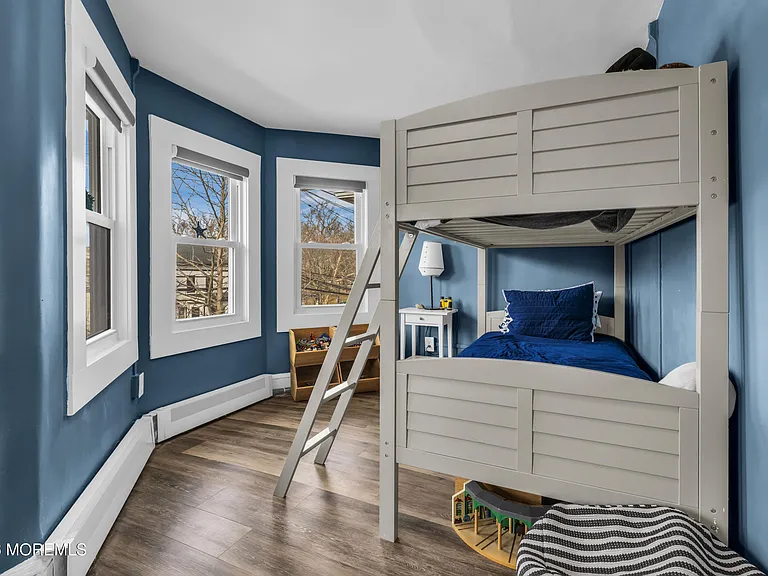 1208 Bond St — Photo 13