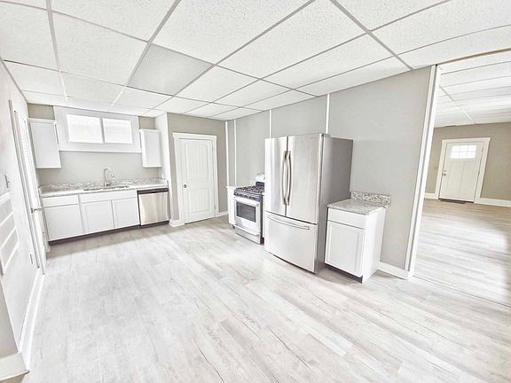 3rd image of 1051 Barret Ave APT 1