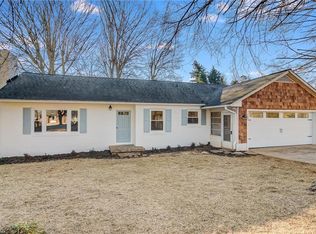 307 N Peace Haven Rd, Winston Salem, NC 27104
