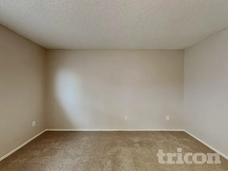 2637 Bennington Ct — Photo 13