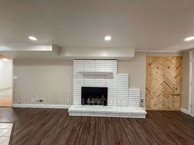282 E 650 N — Photo 8