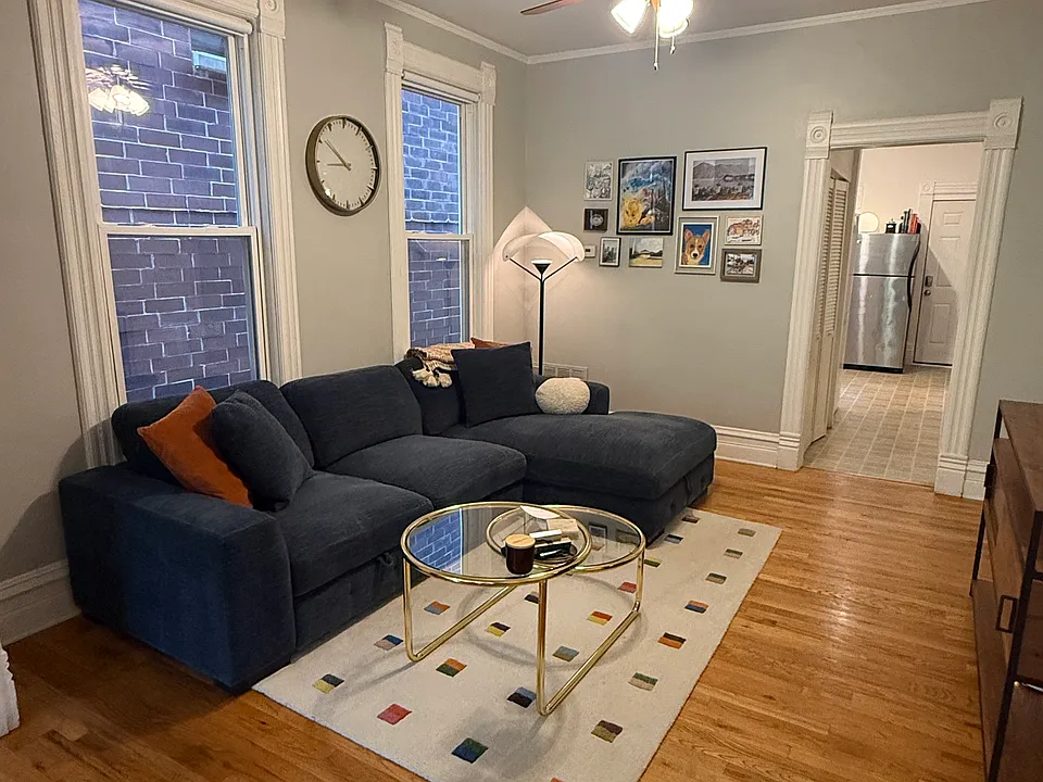 Middle room (living or dining)