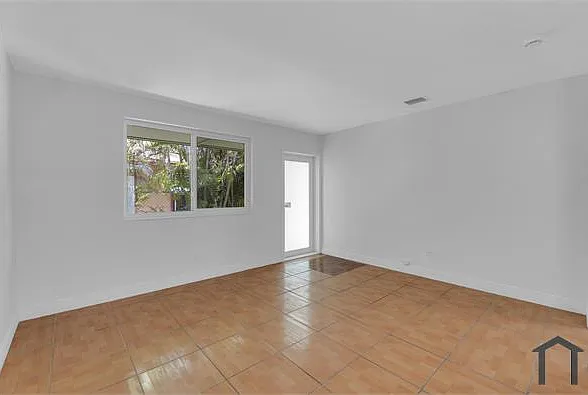 1730 NW 55th Ter — Photo 7