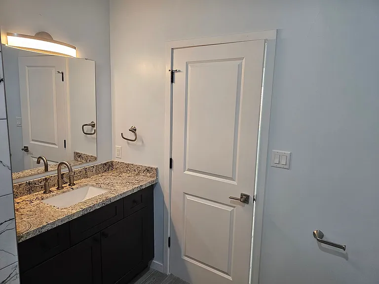 1598 N 9th Ave — Photo 24