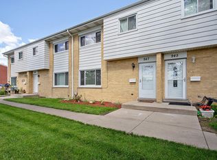 947 N York St, Elmhurst, IL 60126