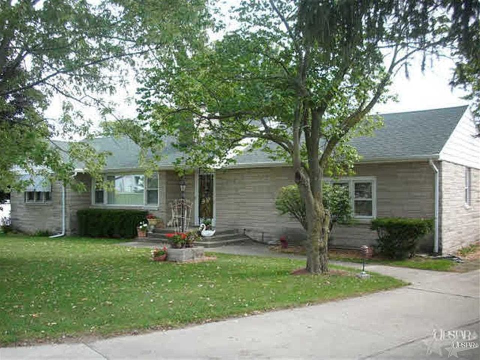 2nd image of 6330 Huguenard Rd