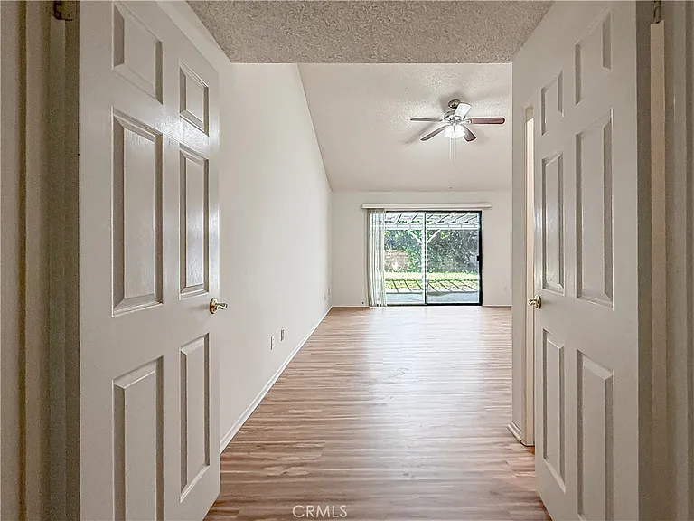 9201 Paso Robles Ave — Photo 39