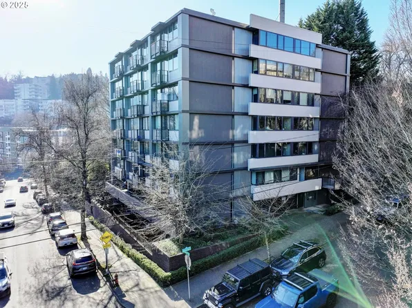 2020 SW Main St Unit 403, Portland, OR 97205